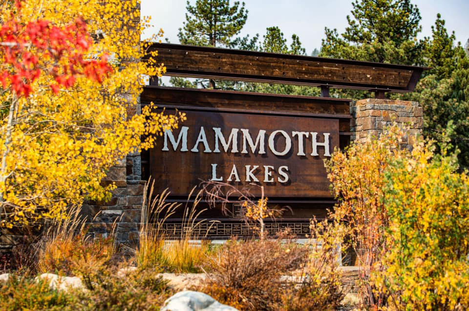 Mammoth Lakes sign