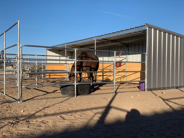 Pipe Corrals - Sierra Meadows Ranch